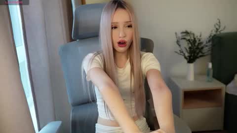 Laura online show from 10.24.25