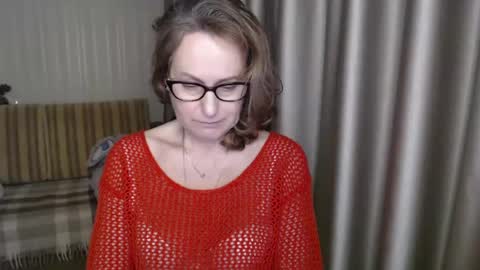 Lauraoven1 online show from 02.11.25