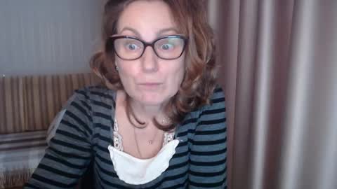 Lauraoven1 online show from 02.14.25