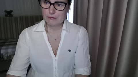 Lauraoven1 online show from 03.07.25