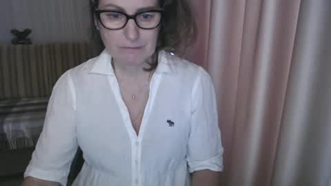 Lauraoven1 online show from 03.07.25