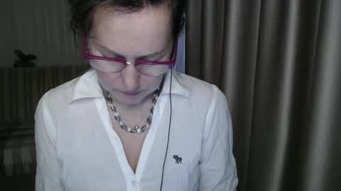 Lauraoven1 online show from 03.12.25