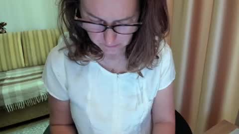 Snapshot of lauraoven1 chatting on 06.22.26 Lauraoven1 online show from 06.22.26
