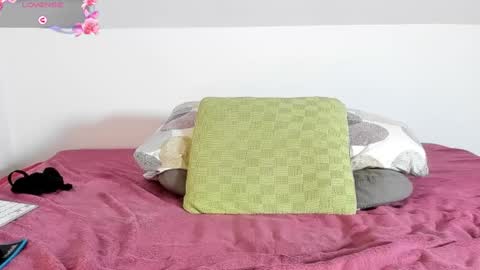 Snapshot of laurasommer chatting on 01.21.25 Laura Lara Sommer online show from 01.21.25