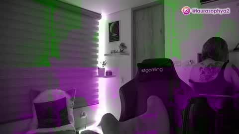 Laura online show from 03.04.25