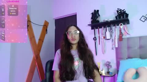 Laura online show from 11.23.25