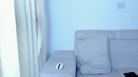 Snapshot of laureent__ chatting on 01.21.25 Laureent online show from 01.21.25