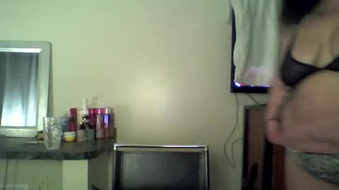 Snapshot of lauren3487 chatting on 02.11.26 Lauren online show from 02.11.26