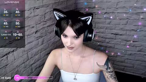 Snapshot of lauren_raquel chatting on 12.03.24 Eva online show from 12.03.24