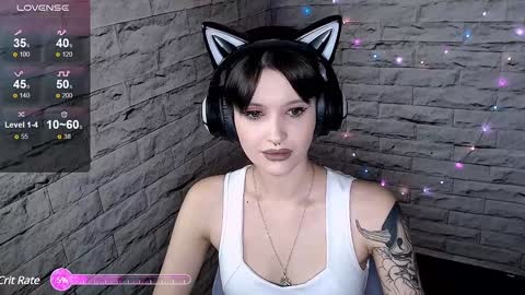 Snapshot of lauren_raquel chatting on 12.06.24 Eva online show from 12.06.24