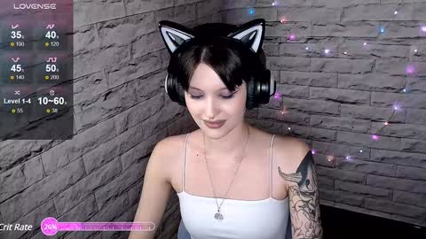 Snapshot of lauren_raquel chatting on 12.07.24 Eva online show from 12.07.24