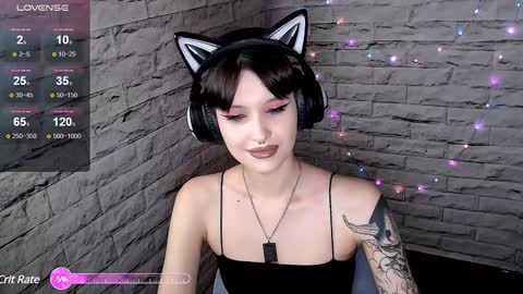 Snapshot of lauren_raquel chatting on 12.14.24 Eva online show from 12.14.24