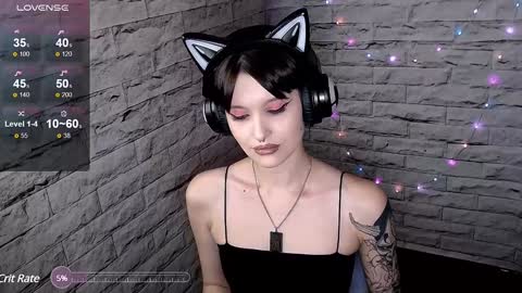 Snapshot of lauren_raquel chatting on 12.14.24 Eva online show from 12.14.24