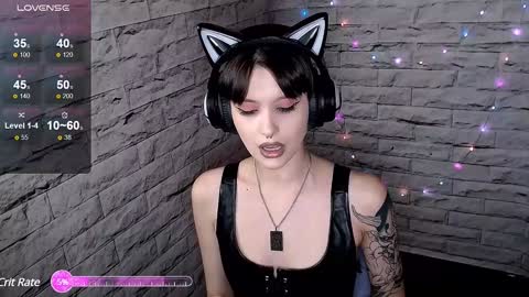 Snapshot of lauren_raquel chatting on 12.15.24 Eva online show from 12.15.24