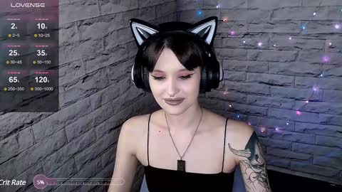 Snapshot of lauren_raquel chatting on 12.20.24 Eva online show from 12.20.24