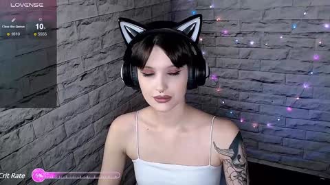 Snapshot of lauren_raquel chatting on 12.23.24 Eva online show from 12.23.24
