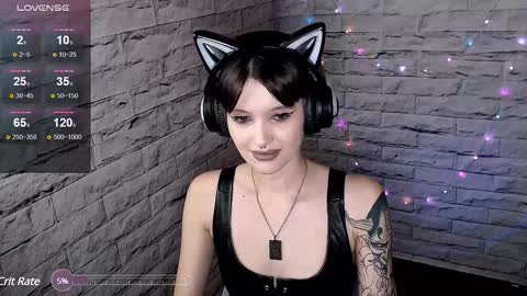 Snapshot of lauren_raquel chatting on 12.24.24 Eva online show from 12.24.24