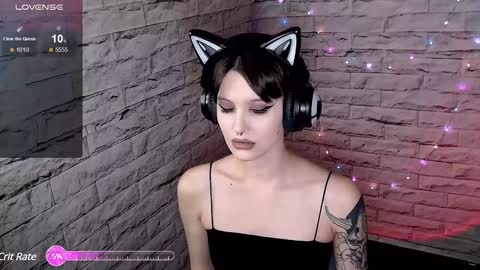 Snapshot of lauren_raquel chatting on 12.25.24 Eva online show from 12.25.24