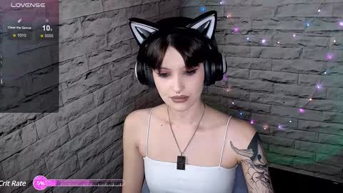 Snapshot of lauren_raquel chatting on 12.27.24 Eva online show from 12.27.24