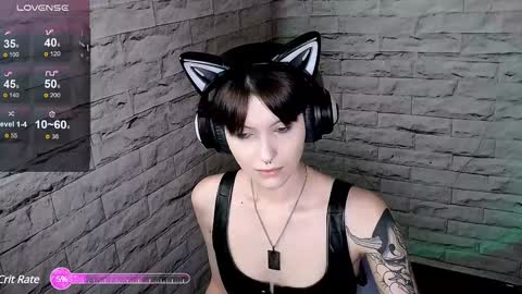 Snapshot of lauren_raquel chatting on 12.29.24 Eva online show from 12.29.24