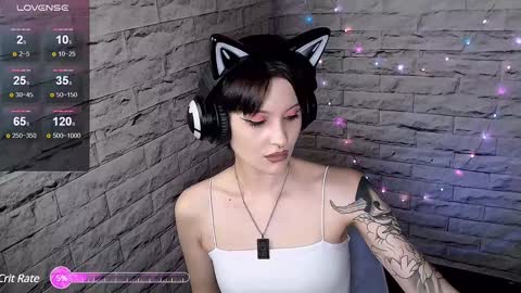 Snapshot of lauren_raquel chatting on 01.07.25 Eva online show from 01.07.25