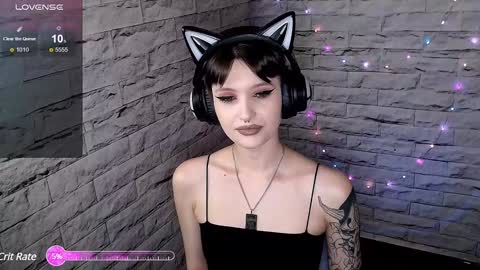 Snapshot of lauren_raquel chatting on 01.11.25 Eva online show from 01.11.25