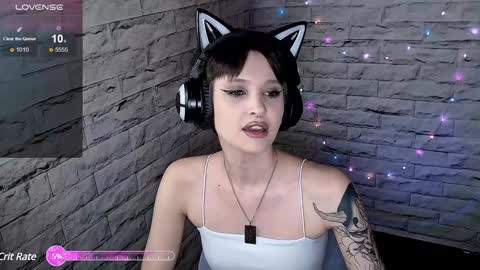 Snapshot of lauren_raquel chatting on 01.21.25 Eva online show from 01.21.25