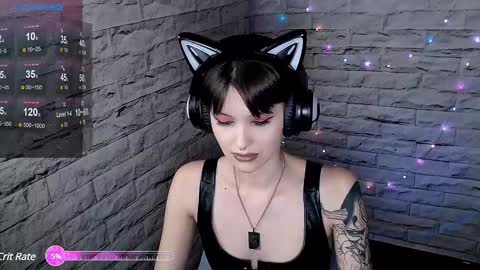 Snapshot of lauren_raquel chatting on 02.07.25 Eva online show from 02.07.25