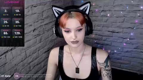 Snapshot of lauren_raquel chatting on 03.10.25 Eva online show from 03.10.25