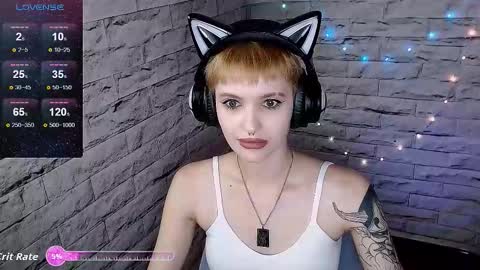 Snapshot of lauren_raquel chatting on 09.08.25 Eva online show from 09.08.25