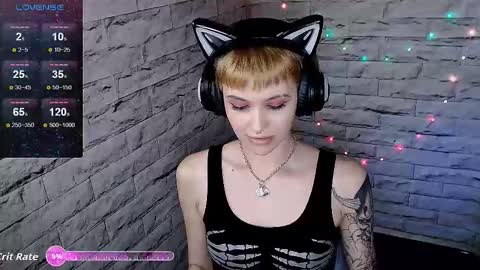 Snapshot of lauren_raquel chatting on 09.09.25 Eva online show from 09.09.25