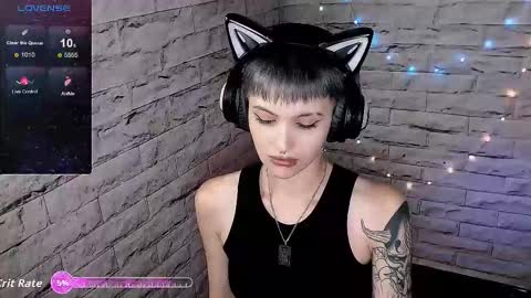 Snapshot of lauren_raquel chatting on 09.13.25 Eva online show from 09.13.25