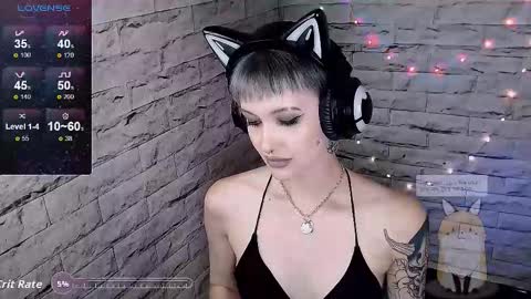 Snapshot of lauren_raquel chatting on 09.14.25 Eva online show from 09.14.25
