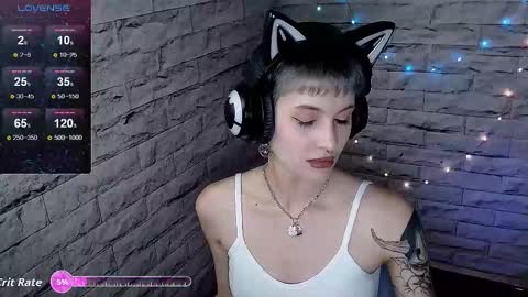 Snapshot of lauren_raquel chatting on 09.17.25 Eva online show from 09.17.25