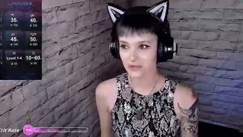 Snapshot of lauren_raquel chatting on 09.22.25 Eva online show from 09.22.25