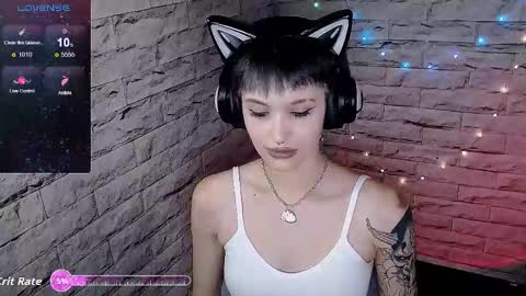 Snapshot of lauren_raquel chatting on 09.24.25 Eva online show from 09.24.25