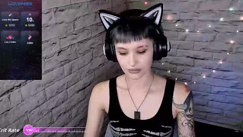 Snapshot of lauren_raquel chatting on 09.26.25 Eva online show from 09.26.25
