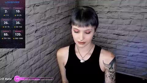 Snapshot of lauren_raquel chatting on 09.28.25 Eva online show from 09.28.25