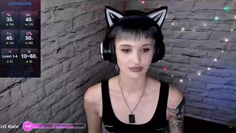 Snapshot of lauren_raquel chatting on 09.29.25 Eva online show from 09.29.25