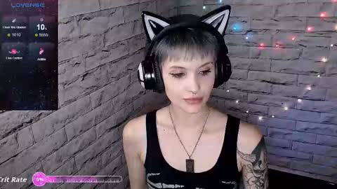 Snapshot of lauren_raquel chatting on 10.05.25 Eva online show from 10.05.25