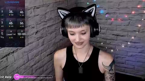 Snapshot of lauren_raquel chatting on 10.06.25 Eva online show from 10.06.25