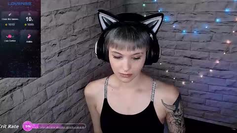Snapshot of lauren_raquel chatting on 10.12.25 Eva online show from 10.12.25