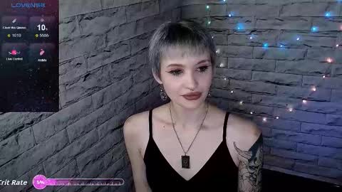 Snapshot of lauren_raquel chatting on 10.13.25 Eva online show from 10.13.25