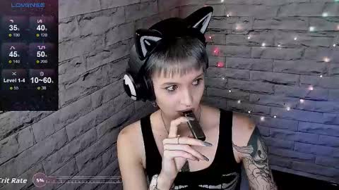 Snapshot of lauren_raquel chatting on 10.14.25 Eva online show from 10.14.25