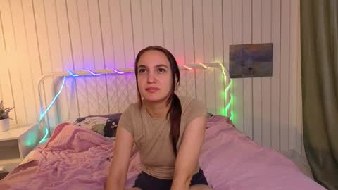 Victoria online show from 12.21.25