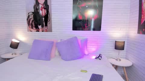 LaurenHazel  online show from 11.15.25