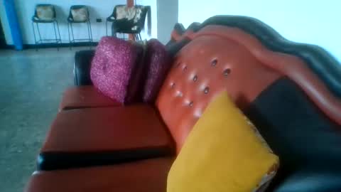 laurenhot94 online show from 10.20.25