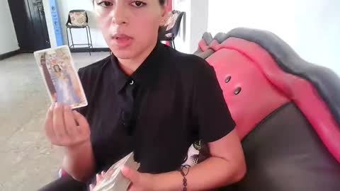 laurenhot94 online show from 11.04.25