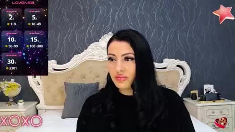 Laura online show from 12.28.24