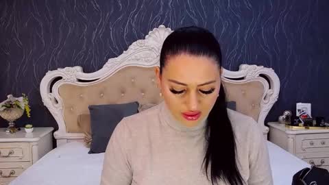 Laura online show from 10.16.25